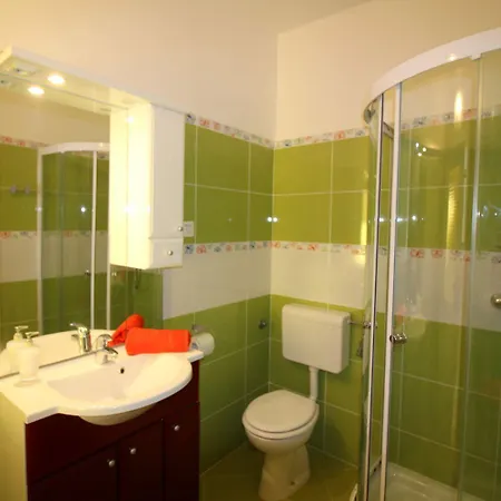 アパート Helles Mit Privater Terrasse, Alles Zu Fuss Erreichbar ポレッチ