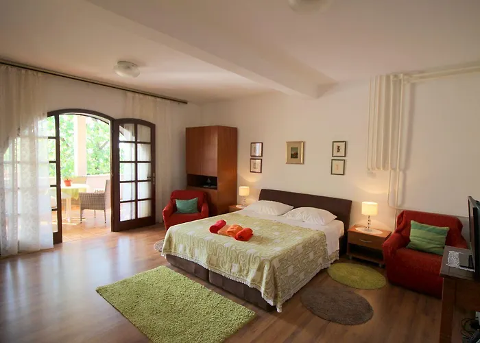 Helles Mit Privater Terrasse, Alles Zu Fuss Erreichbar