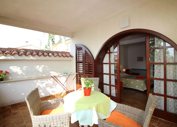 アパート Helles Mit Privater Terrasse, Alles Zu Fuss Erreichbar ポレッチ