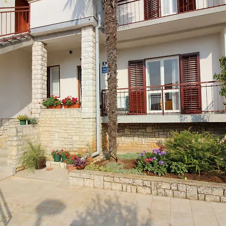شقة Helles Mit Privater Terrasse, Alles Zu Fuss Erreichbar بوريتش