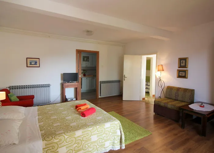 Helles Mit Privater Terrasse, Alles Zu Fuss Erreichbar * Poreč