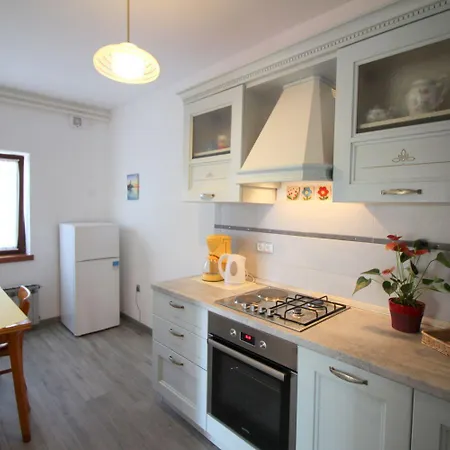 Helles Mit Privater Terrasse, Alles Zu Fuss Erreichbar דירה