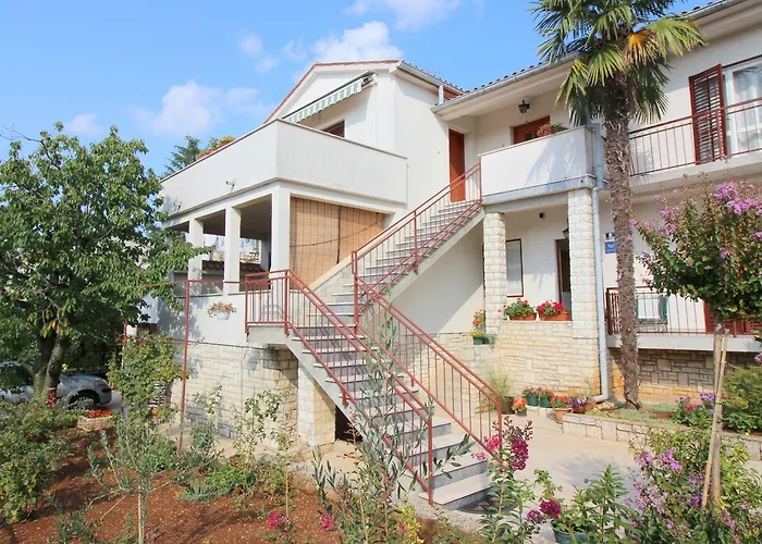 Helles Mit Privater Terrasse, Alles Zu Fuss Erreichbar